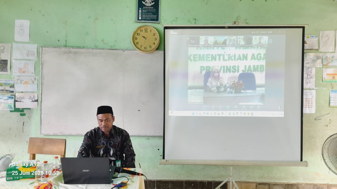 Matangkan Persiapan WBK, Kamad MTsN 2 HSS Ikuti Bimtek Pengisian PMPZI via Zoom