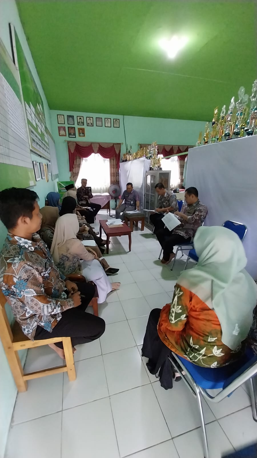 Genjot Progres Zona Integritas, Ketua Tim ZI MTsN 2 HSS Gelar Briefing Koordinasi