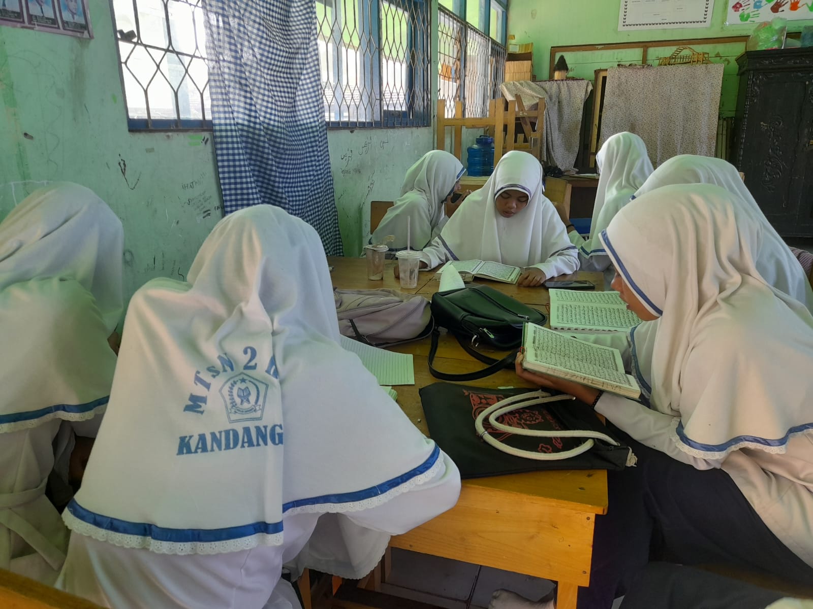 Kejar Target Khatam, Siswa Kelas IX MTsN 2 HSS Intensifkan Tadarus Al-Qur'an