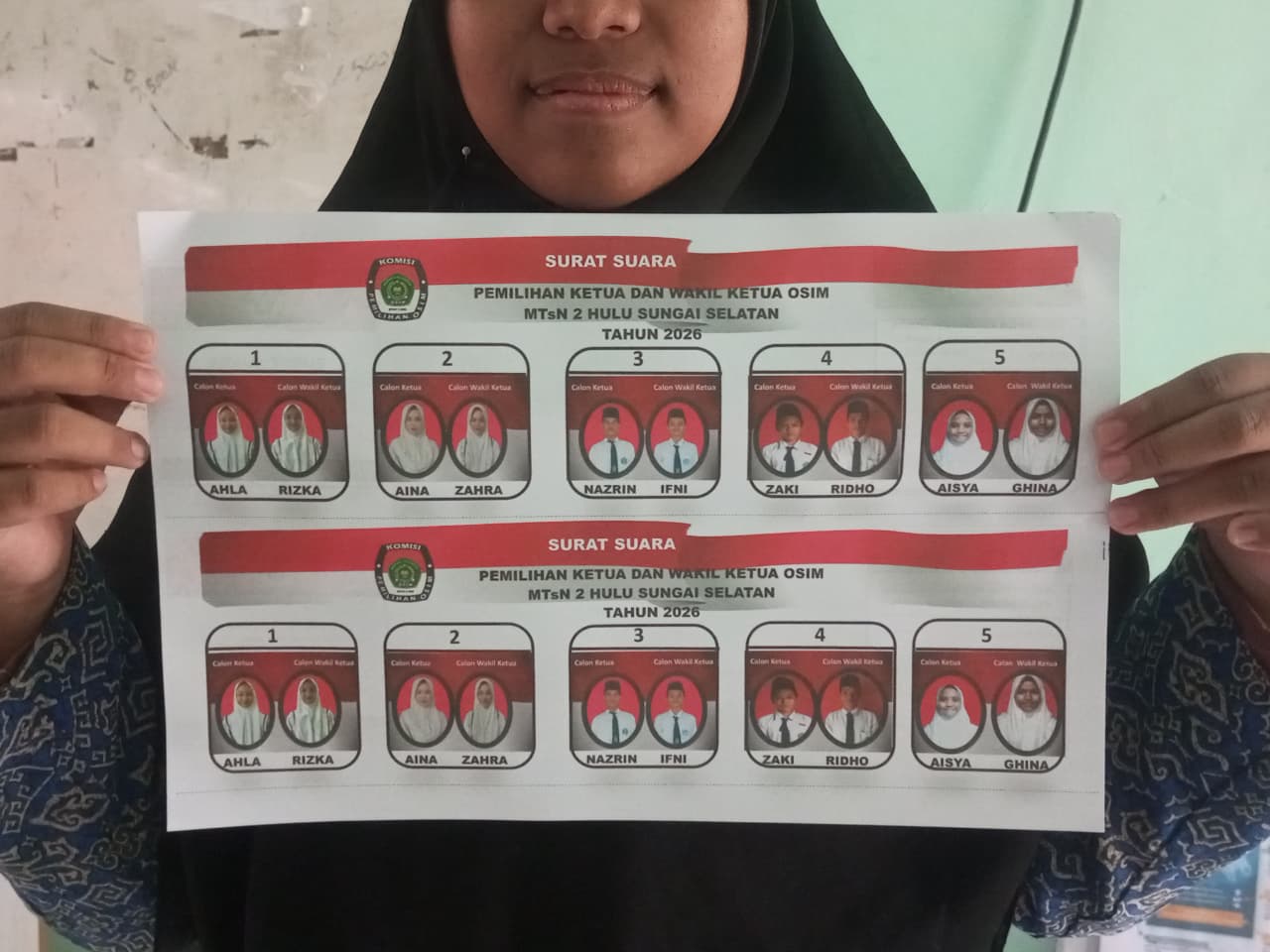 Matangkan Persiapan Pemilu, KPU dan PPS OSIM MTsN 2 HSS Lakukan Pencetakan dan Pelipatan Surat Suara Mandiri